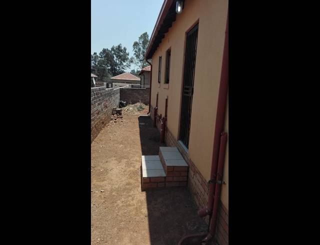 3 BEDROOM HOUSE FOR SALE IN NATURENA EXT 19